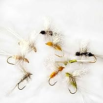 釣り道具　フライフィシングのハンドメイド毛針　約90本　ケース入り 釣り道具　フライフィシングのハンドメイド毛針　約90本　ケース入り